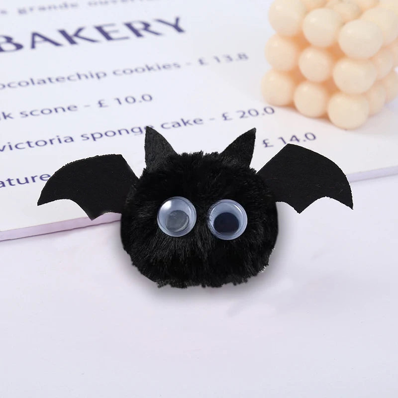 Halloween Plush Bat Hair Clip Plush Crocodile Clip Girl Children's Party Role Playing Decoration Gothic Gift Accessories